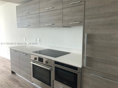 Comprar apartamento no Paraiso Bay Miami 2006