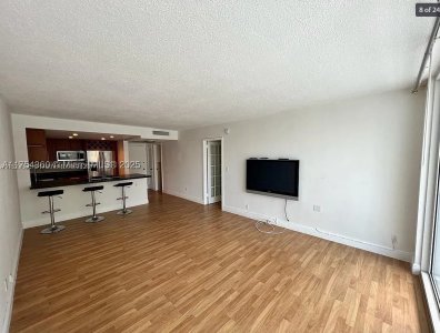 Comprar apartamento en Parker Plaza Estates 211