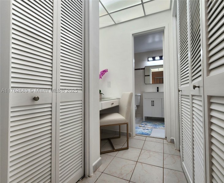 Apartment for rent at Alexander Towers 819
