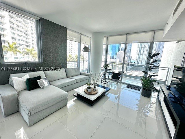Comprar apartamento en Mint at Riverfront 1410