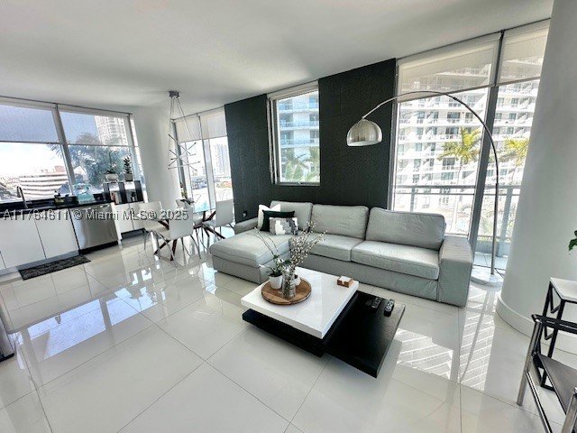 Comprar apartamento en Mint at Riverfront 1410