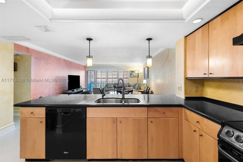 Condo for sale at Playa Del Mar 214