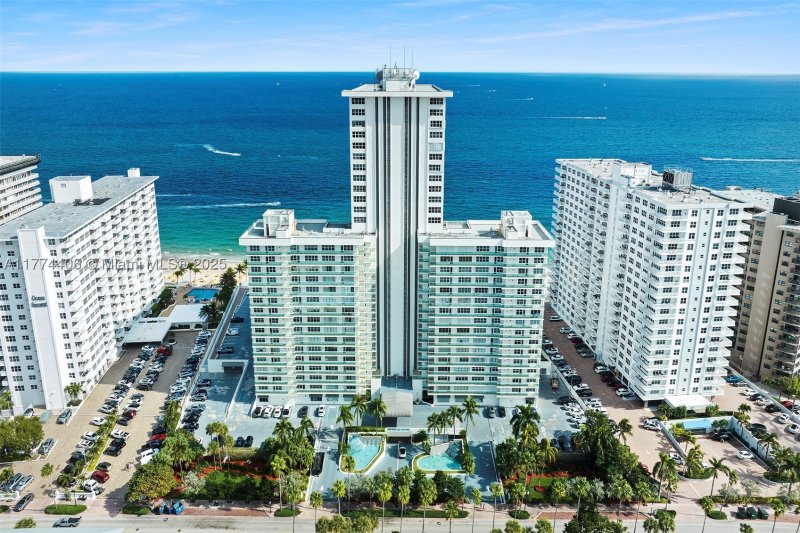 Condo for sale at Playa Del Mar 214