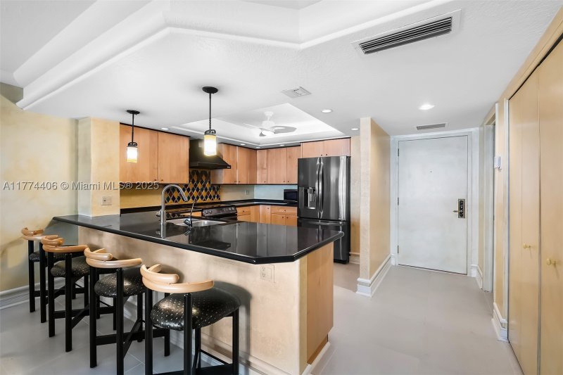 Condo for sale at Playa Del Mar 214