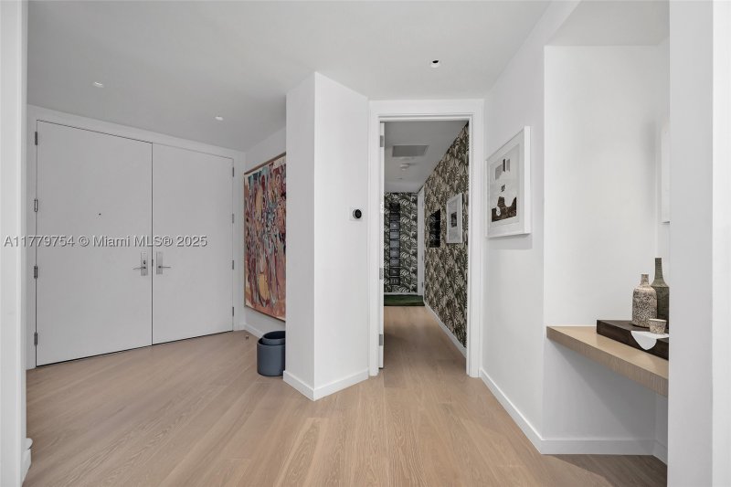 Condo for sale at Four Seasons Millenium Tower I 61E