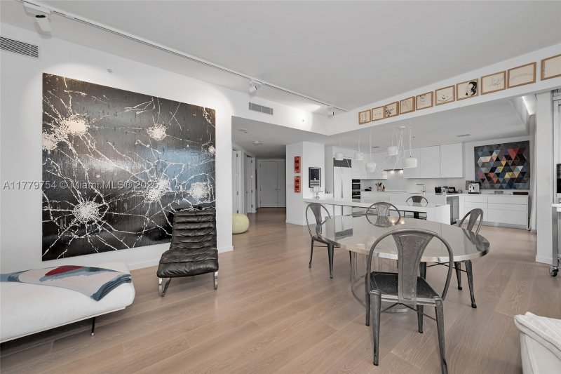 Condo for sale at Four Seasons Millenium Tower I 61E