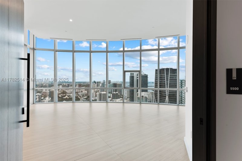 Condo for sale at Paramount Miami WorldCenter PH 5500