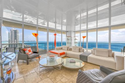 Comprar apartamento no Beach Club Two 1201