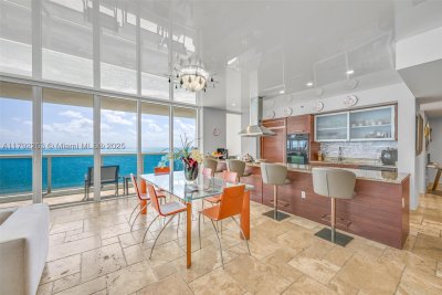 Comprar apartamento no Beach Club Two 1201