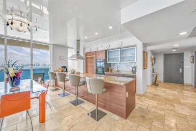 Comprar apartamento no Beach Club Two 1201