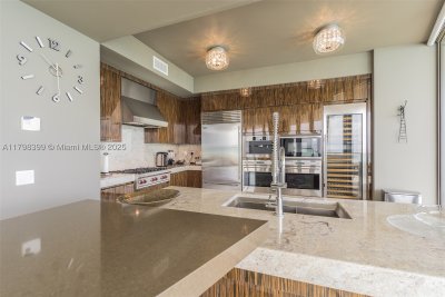 Comprar apartamento no St Regis Bal Harbour Center Tower 2100