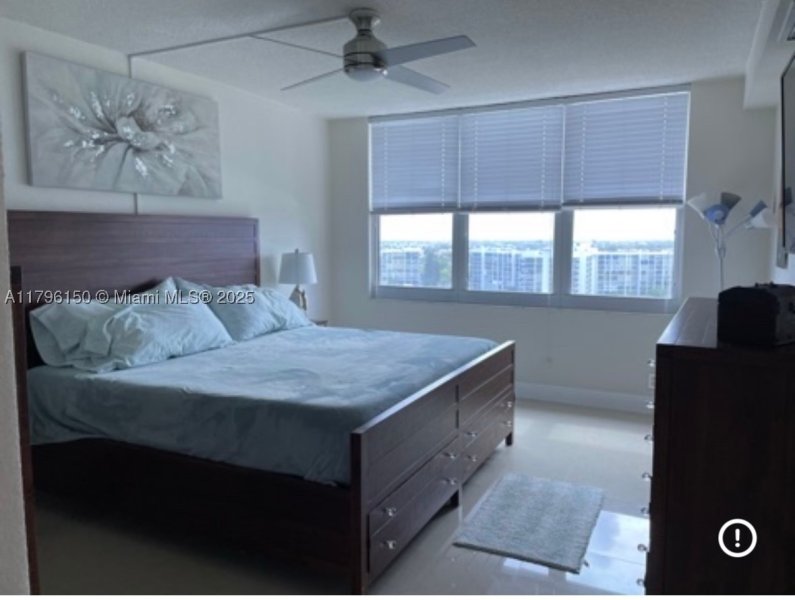 Condo for sale at The Wave Condo 1228
