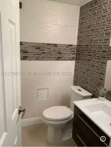 Comprar apartamento en The Wave Condo 1228