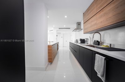 Aluguel de apartamento no 5600 Collins 14K