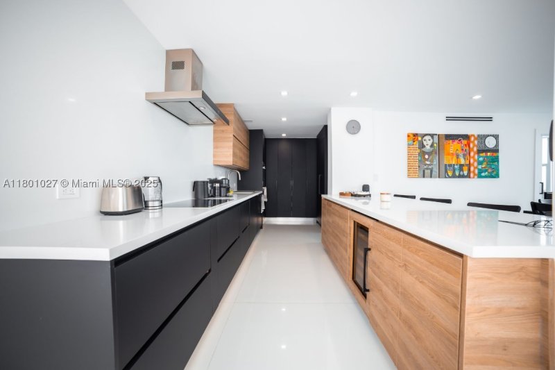 Alquiler de apartamento en 5600 Collins 14K
