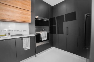 Aluguel de apartamento no 5600 Collins 14K