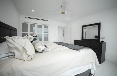 Aluguel de apartamento no 5600 Collins 14K