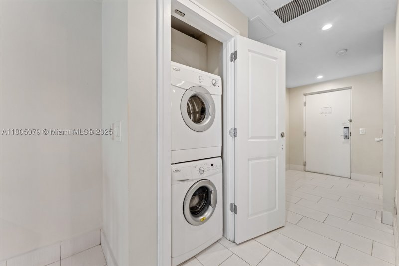 Condo for sale at The Blue Doral 1513