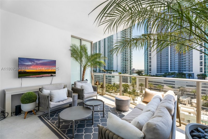 Condo for sale at Paramount Miami WorldCenter 1409