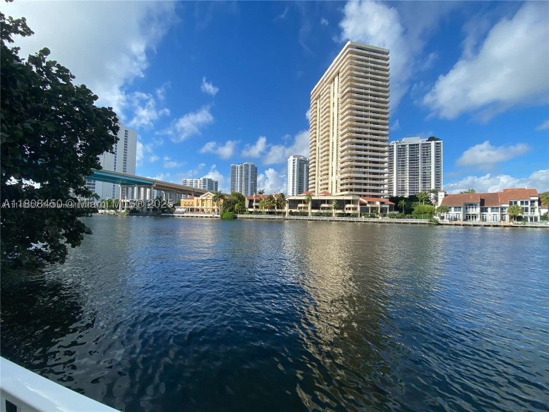Comprar apartamento no Ocean View 217