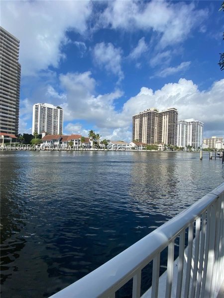 Comprar apartamento no Ocean View 217