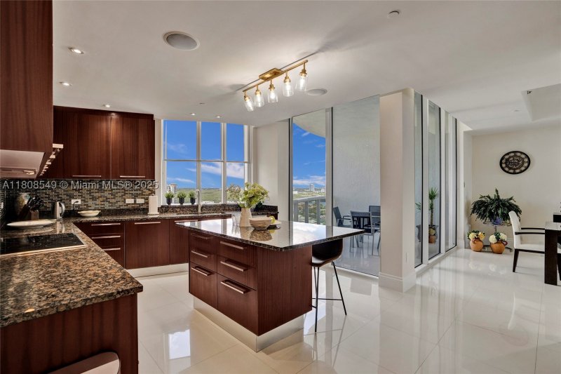 Alquiler de apartamento en Trump Tower One 1604