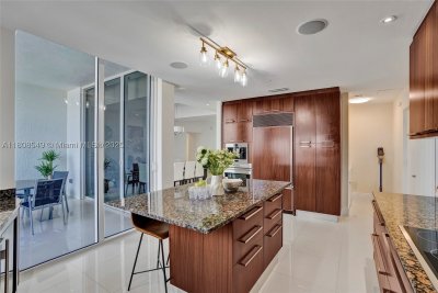Aluguel de apartamento no Trump Tower One 1604