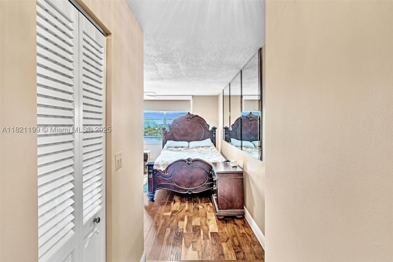Condo for sale at Prince George 5J