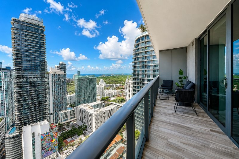 Comprar apartamento en SLS Lux Brickell 4204