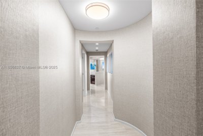 Comprar apartamento no Ritz Carlton Residences Fort Lauderdale Beach R2205