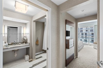 Comprar apartamento no Ritz Carlton Residences Fort Lauderdale Beach R2205
