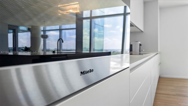 Alquiler de apartamento en Edition Residences 1403
