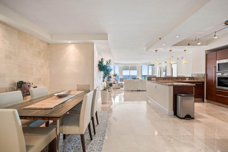 Condo for sale at Las Olas Beach Club 1502