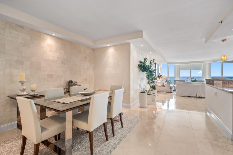 Condo for sale at Las Olas Beach Club 1502