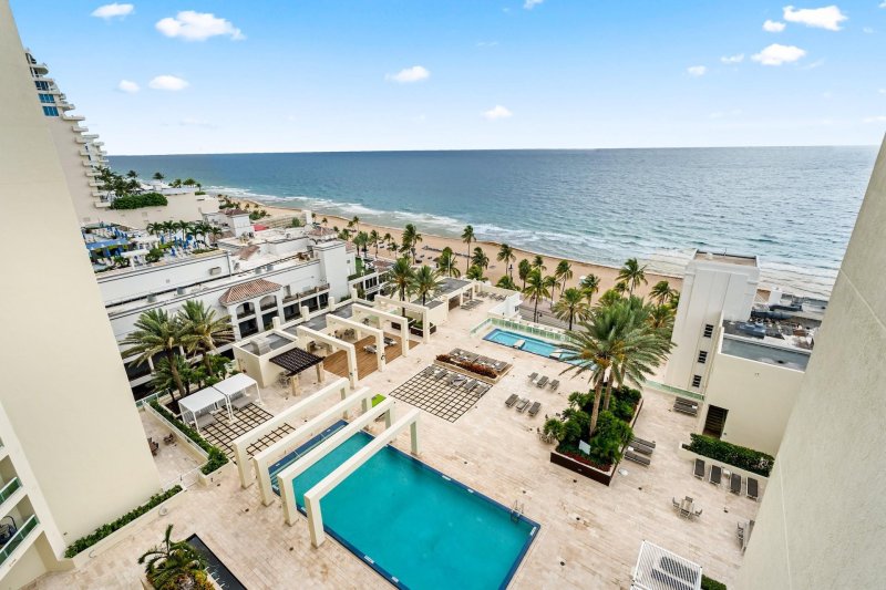 Condo for sale at Las Olas Beach Club 1502
