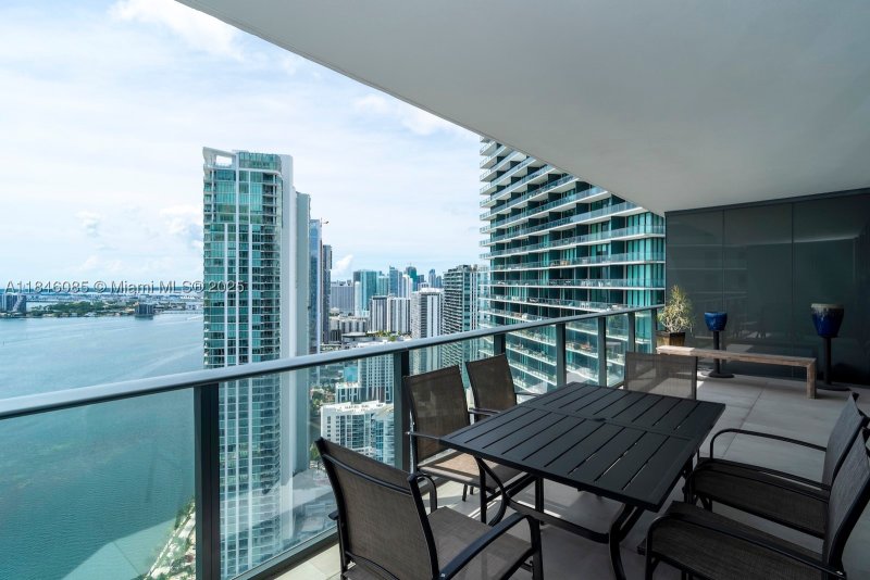 Comprar apartamento en Paraiso Bay Miami 4206