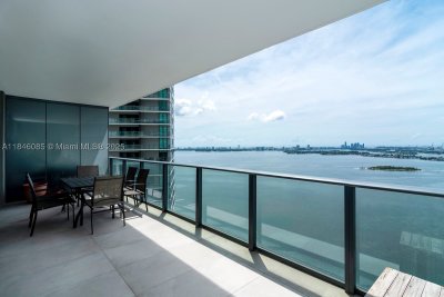 Comprar apartamento no Paraiso Bay Miami 4206