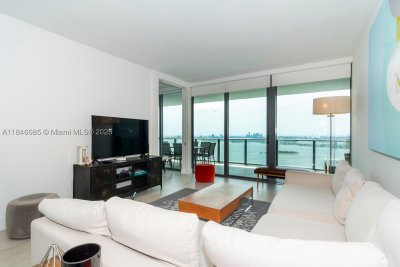 Comprar apartamento no Paraiso Bay Miami 4206