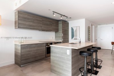 Comprar apartamento no Paraiso Bay Miami 4206