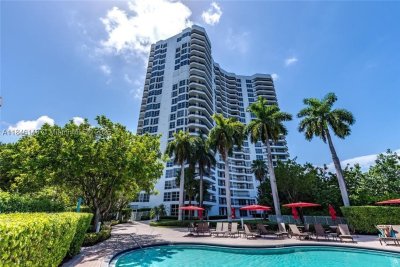 Mystic Pointe 600 Apt #1205