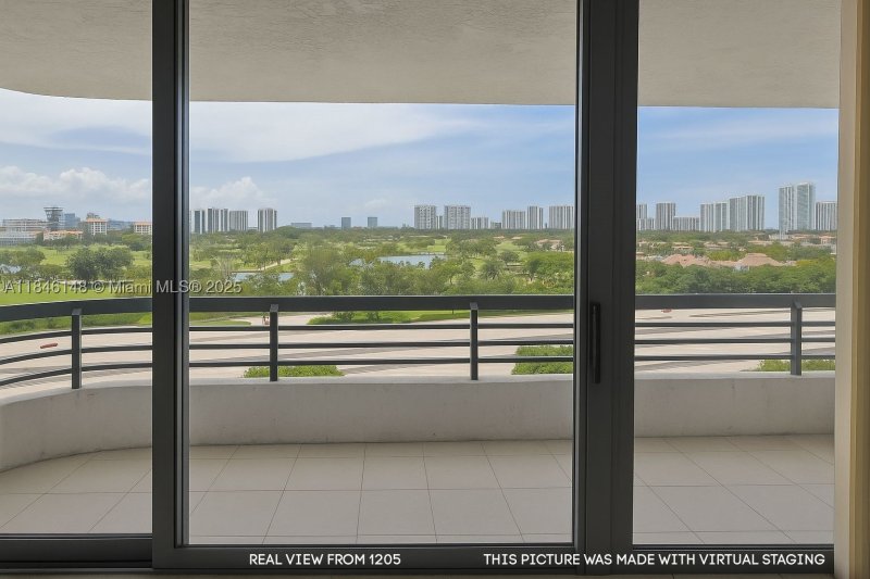 Comprar apartamento en Mystic Pointe 600 1205