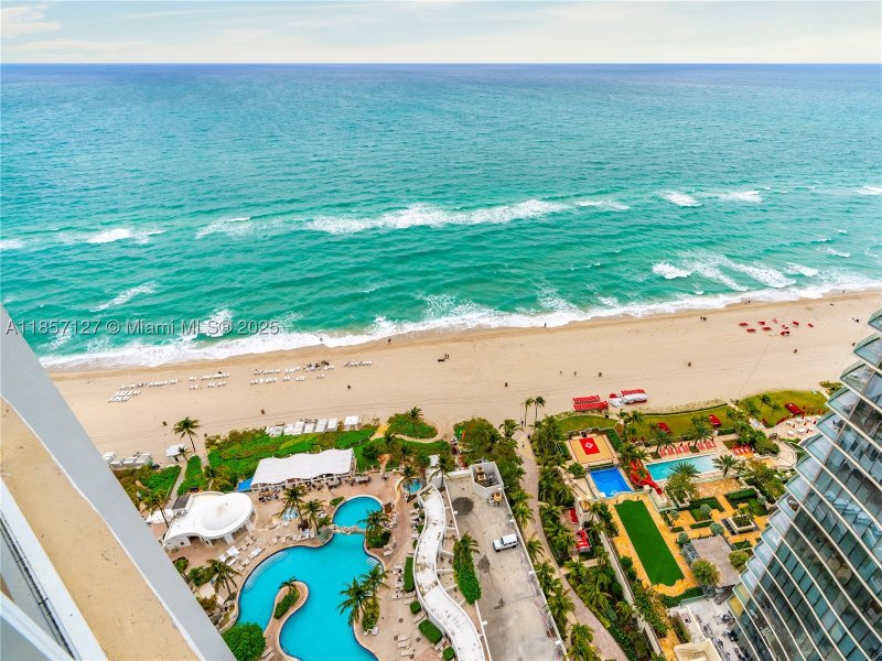 Condo for sale at Trump International Sonesta Beach Resort 811