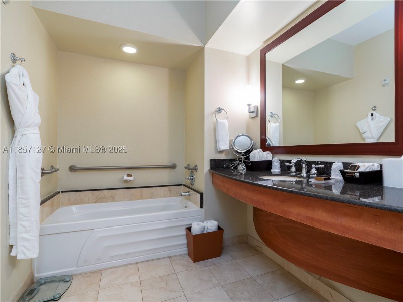 Condo for sale at Trump International Sonesta Beach Resort 811