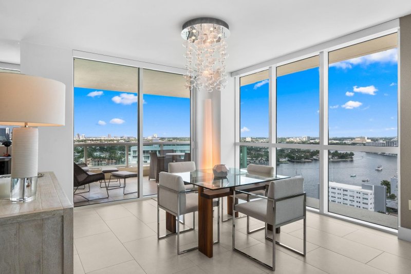 Condo for sale at Las Olas Beach Club 1806