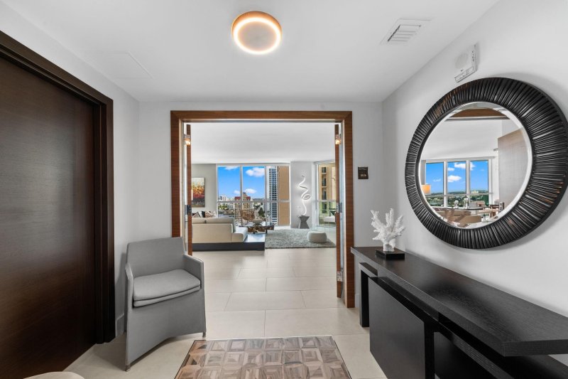 Condo for sale at Las Olas Beach Club 1806
