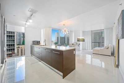 Comprar apartamento no Icon Brickell Tower I 1815