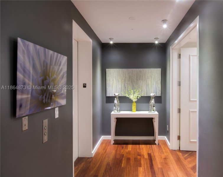 Condo for sale at Continuum I South 1501