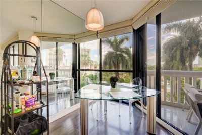 Comprar apartamento no 2000 Williams Island 710