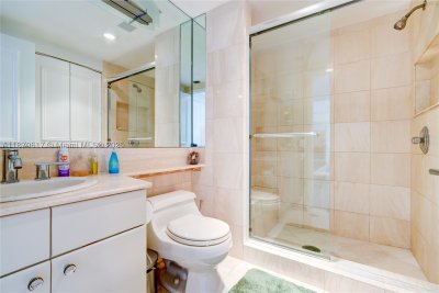 Comprar apartamento no 2000 Williams Island 710