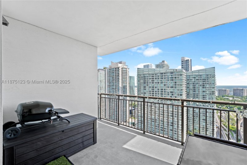 Alquiler de apartamento en Nine at Mary Brickell Village 3304